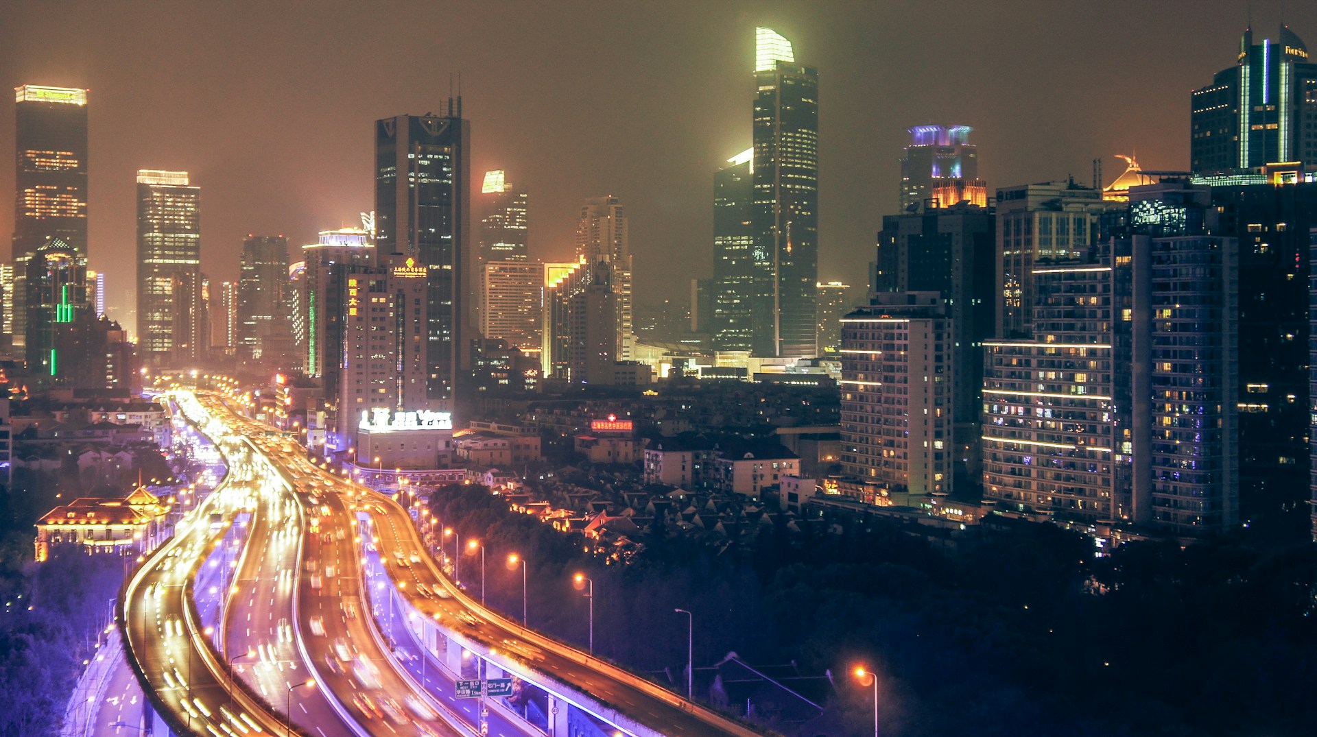 The Chinese Economy: Opportunities and Challenges for Investors